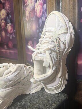 FILA White Chunky Logo Sneakers Size 10 Platform Dad Shoes Y2K Streetwear